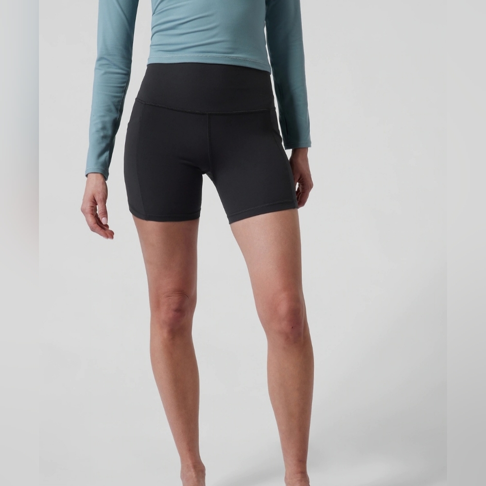 Athleta Salutation Stash Pocket II 5" Short Black Size 3X MSRP $69 FP119 NWOT